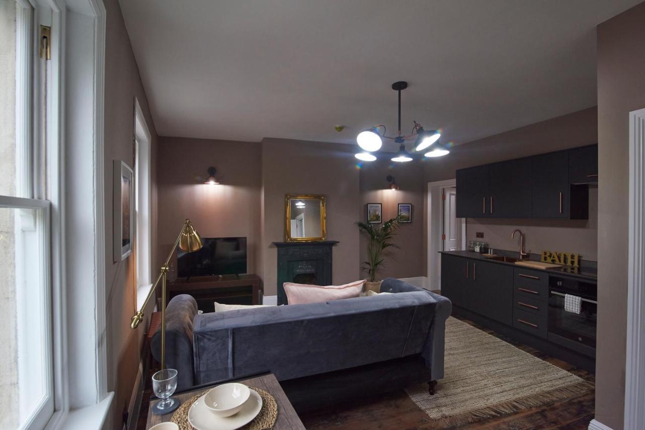 London Street Apartment *